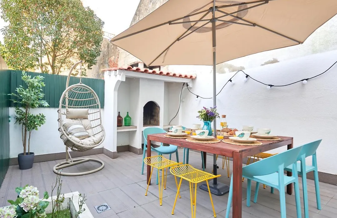 Charming 3Br Apt W/ Patio, By Timecooler-1